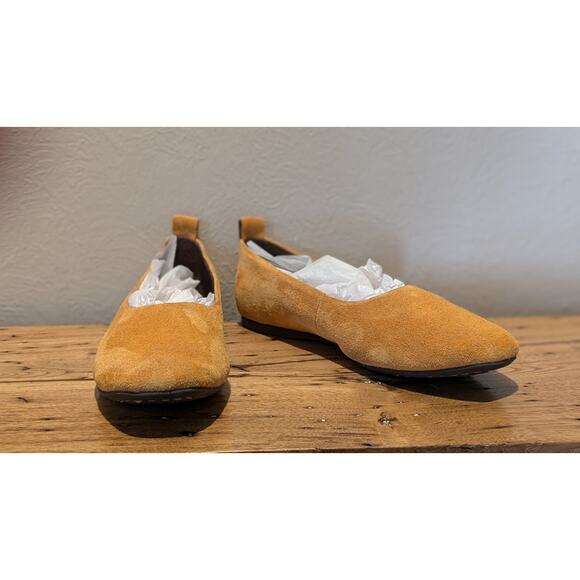 Born Adour Yellow (Mustard) Suede Ballet Flats Womens Size 7.5M - Picture 9 of 9